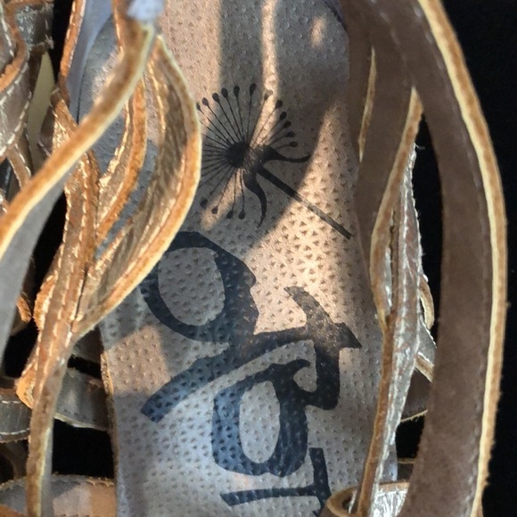 OTBT Nomadic Gladiator Metallic Bronze Tooled Leather Wedge Sandals Size 9 - Picture 7 of 9